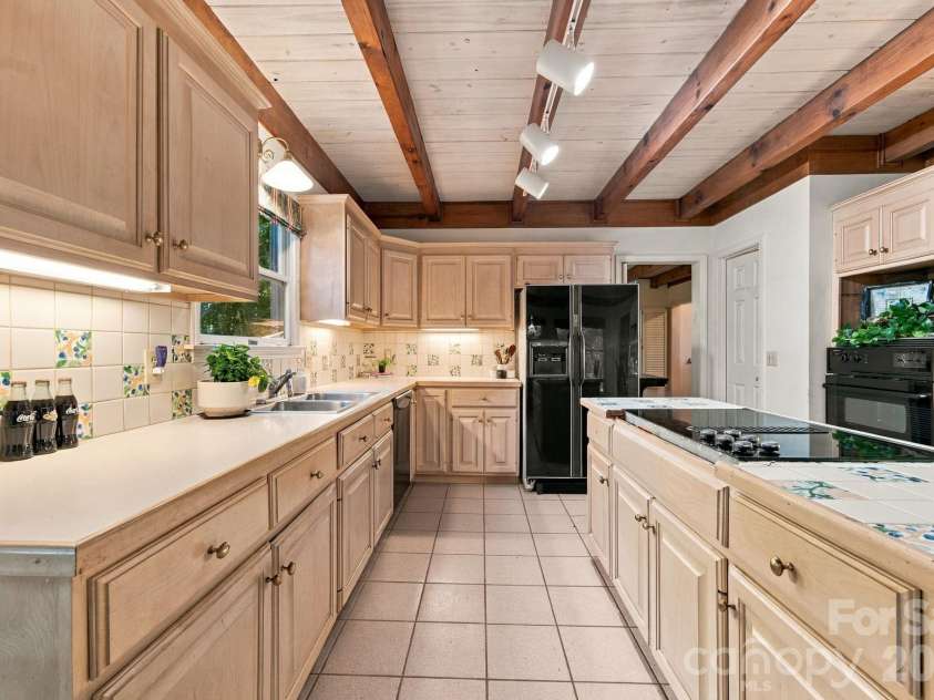 150 Rabun Run, Columbus, NC 28722.  MLS# CAR4430697, YatesRealty ID 54723. 