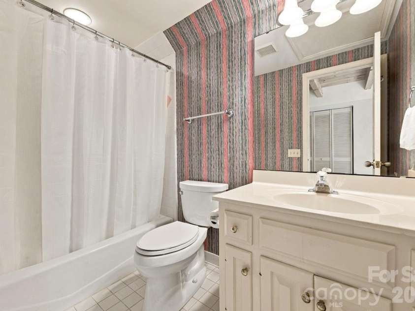 150 Rabun Run, Columbus, NC 28722.  MLS# CAR4430697, YatesRealty ID 54723. 