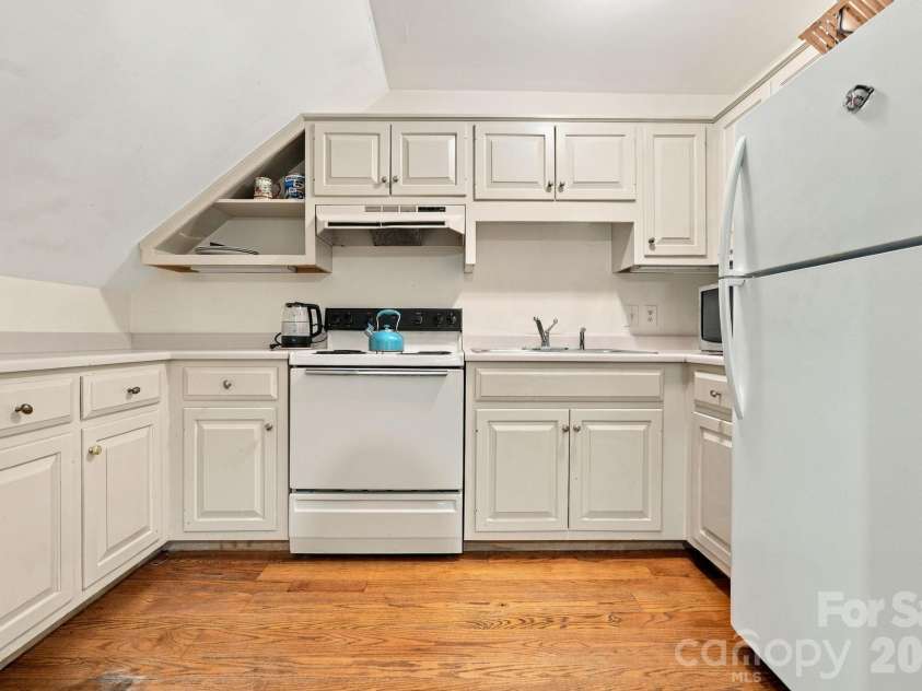150 Rabun Run, Columbus, NC 28722.  MLS# CAR4430697, YatesRealty ID 54723. 