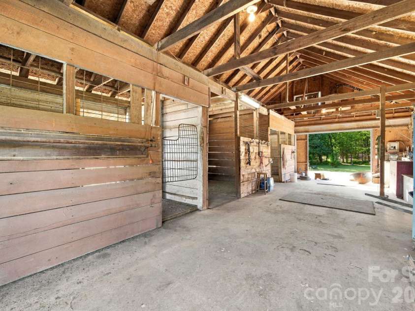 150 Rabun Run, Columbus, NC 28722.  MLS# CAR4430697, YatesRealty ID 54723. 