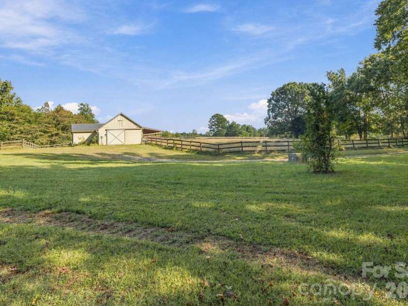 150 Rabun Run, Columbus, NC 28722.  MLS# CAR4430697, YatesRealty ID 54723. 