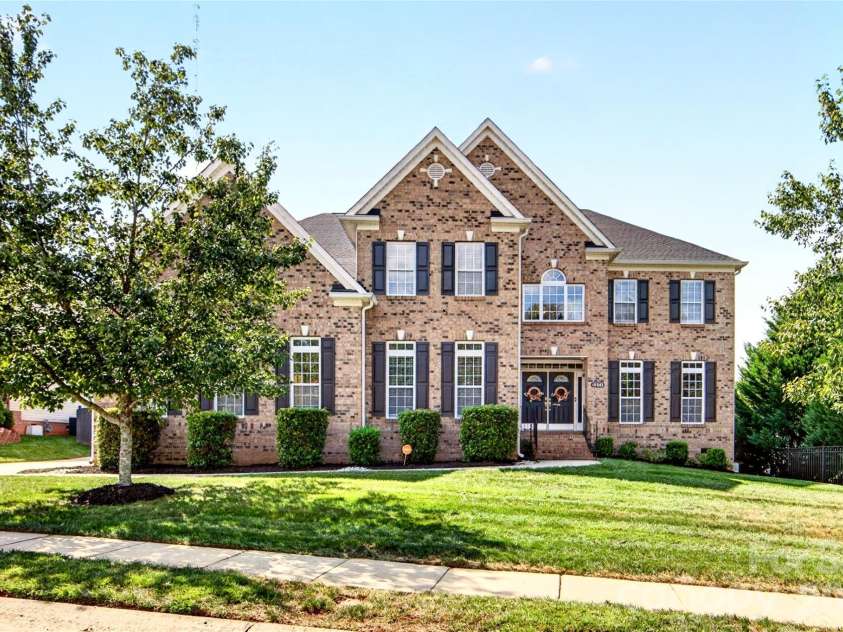 16803 Silversword Drive, Charlotte, NC 28213.  MLS# CAR4429424, YatesRealty ID 54725. 