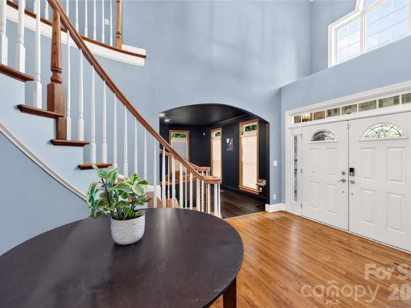 16803 Silversword Drive, Charlotte, NC 28213.  MLS# CAR4429424, YatesRealty ID 54725. 