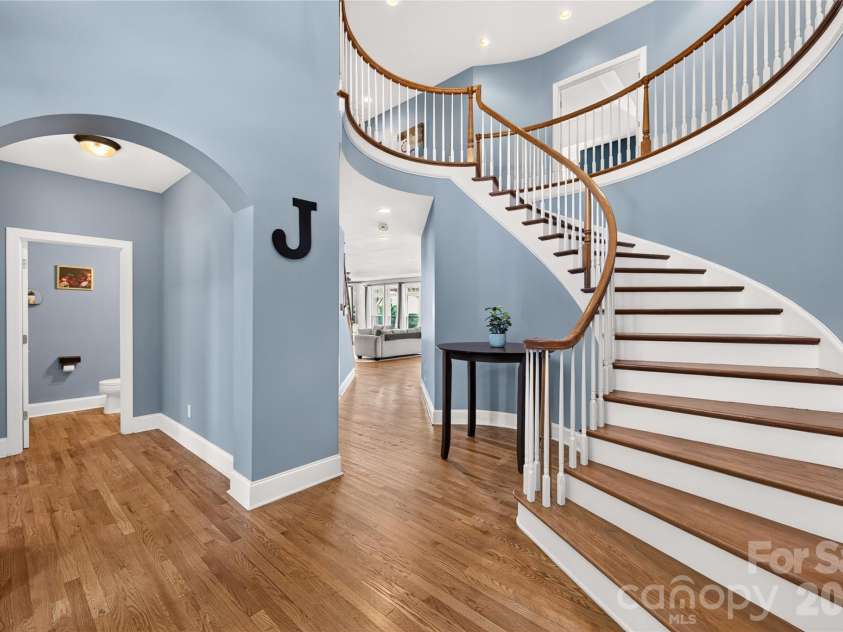 16803 Silversword Drive, Charlotte, NC 28213.  MLS# CAR4429424, YatesRealty ID 54725. 