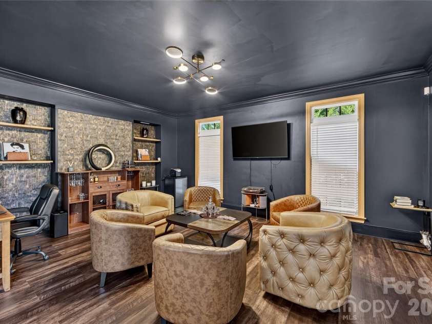 16803 Silversword Drive, Charlotte, NC 28213.  MLS# CAR4429424, YatesRealty ID 54725. 