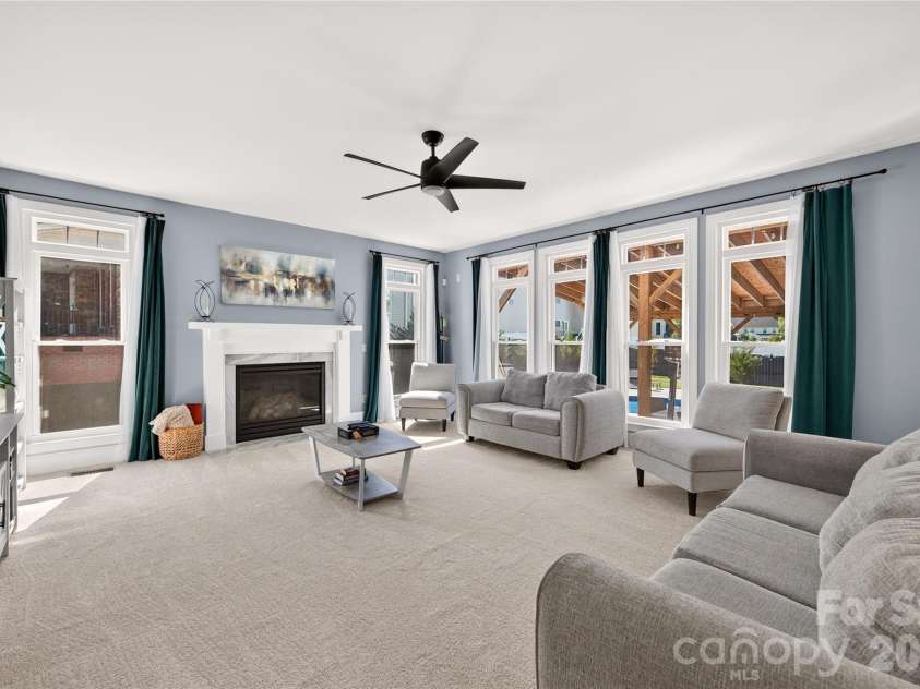 16803 Silversword Drive, Charlotte, NC 28213.  MLS# CAR4429424, YatesRealty ID 54725. 