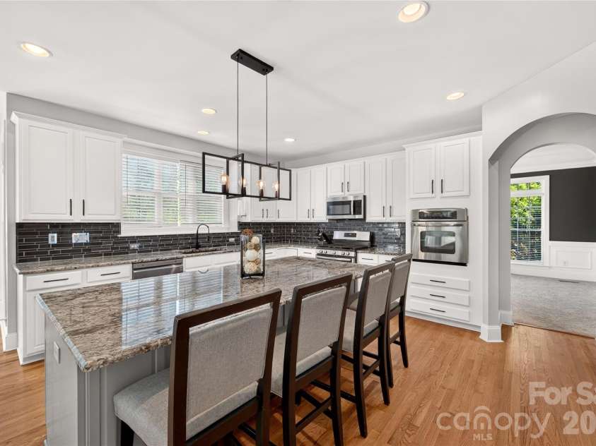 16803 Silversword Drive, Charlotte, NC 28213.  MLS# CAR4429424, YatesRealty ID 54725. 