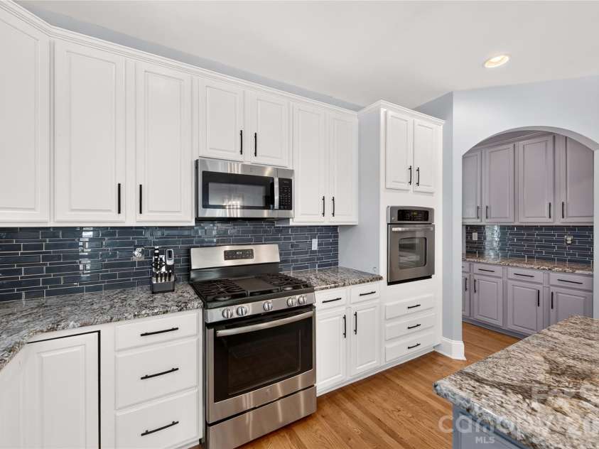16803 Silversword Drive, Charlotte, NC 28213.  MLS# CAR4429424, YatesRealty ID 54725. 