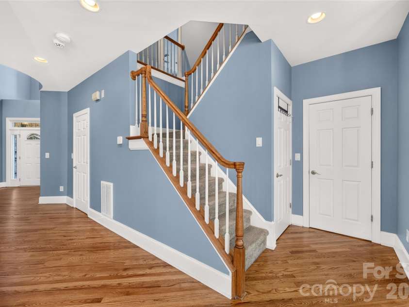 16803 Silversword Drive, Charlotte, NC 28213.  MLS# CAR4429424, YatesRealty ID 54725. 