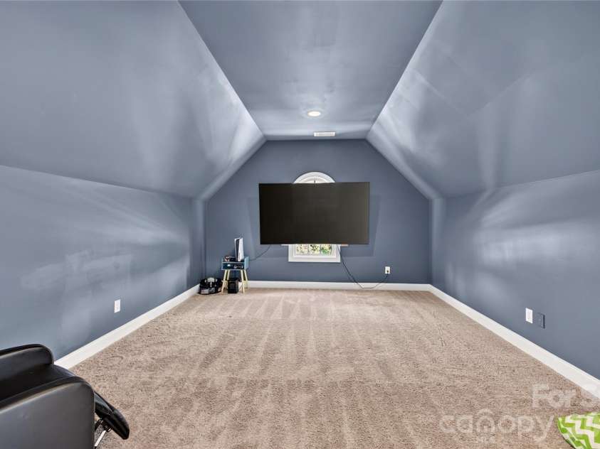 16803 Silversword Drive, Charlotte, NC 28213.  MLS# CAR4429424, YatesRealty ID 54725. 