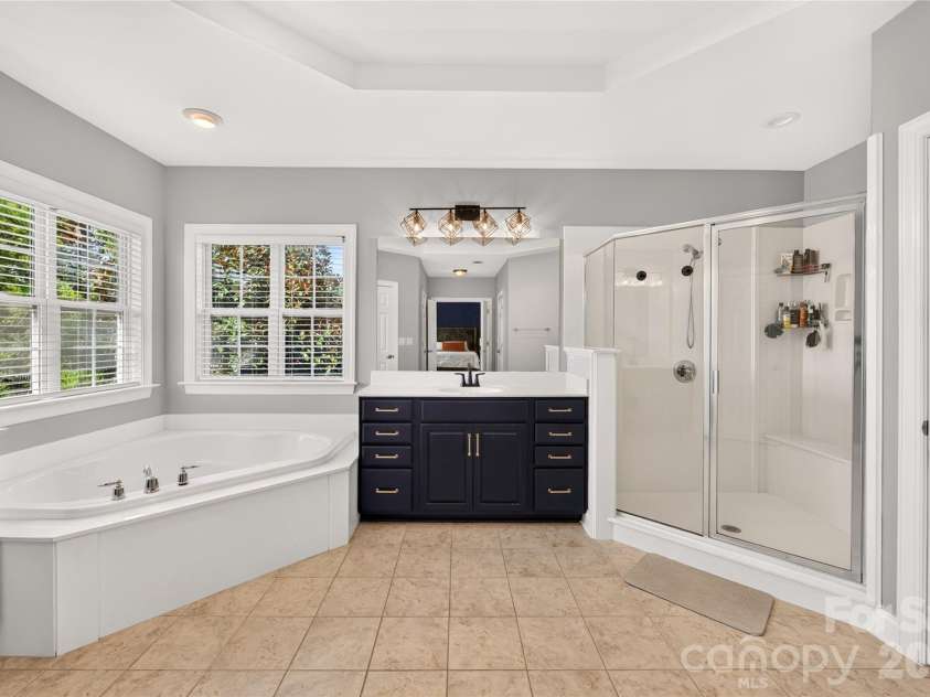 16803 Silversword Drive, Charlotte, NC 28213.  MLS# CAR4429424, YatesRealty ID 54725. 