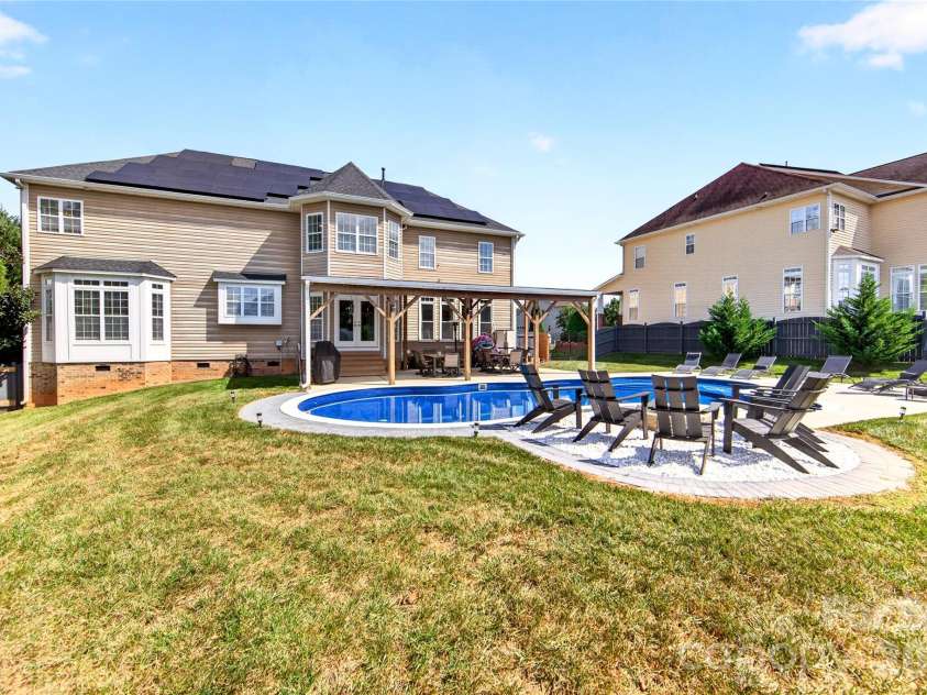 16803 Silversword Drive, Charlotte, NC 28213.  MLS# CAR4429424, YatesRealty ID 54725. 