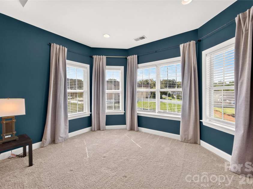 16803 Silversword Drive, Charlotte, NC 28213.  MLS# CAR4429424, YatesRealty ID 54725. Primary bedroom