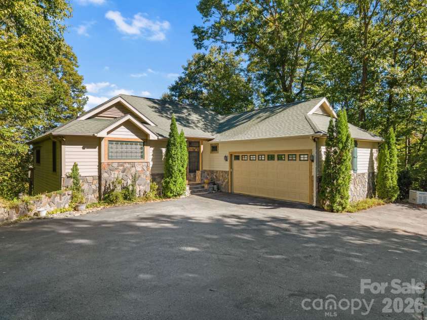 84 Silverado Trail, Whittier, NC 28789.  MLS# CAR4430901, YatesRealty ID 54727. 