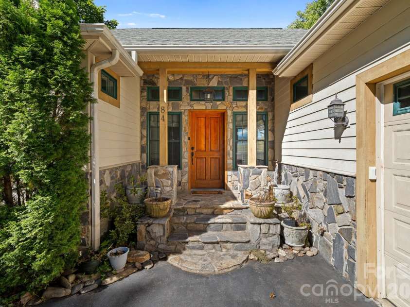 84 Silverado Trail, Whittier, NC 28789.  MLS# CAR4430901, YatesRealty ID 54727. 