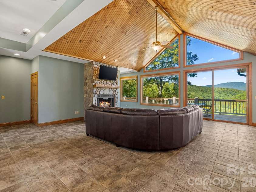 84 Silverado Trail, Whittier, NC 28789.  MLS# CAR4430901, YatesRealty ID 54727. 