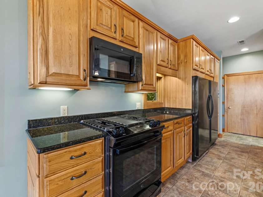 84 Silverado Trail, Whittier, NC 28789.  MLS# CAR4430901, YatesRealty ID 54727. 