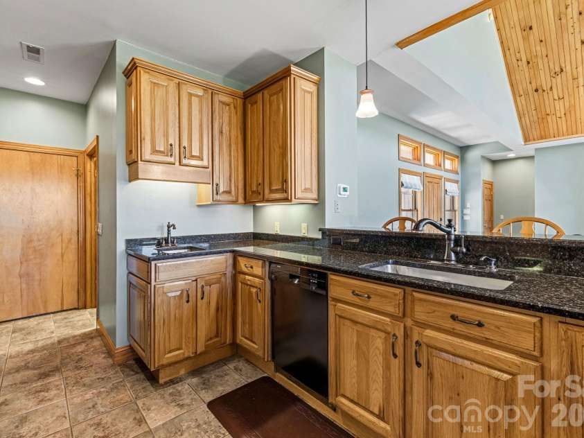 84 Silverado Trail, Whittier, NC 28789.  MLS# CAR4430901, YatesRealty ID 54727. 