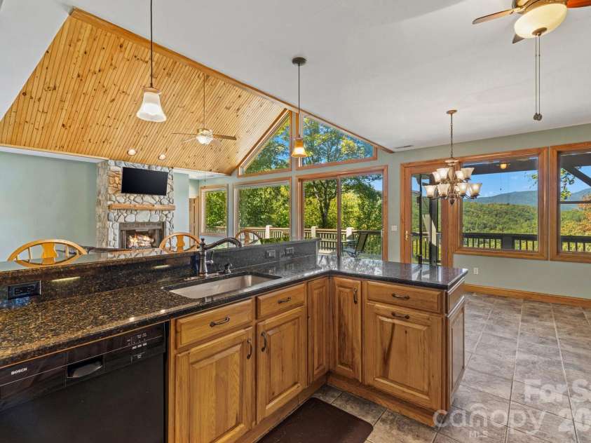 84 Silverado Trail, Whittier, NC 28789.  MLS# CAR4430901, YatesRealty ID 54727. 