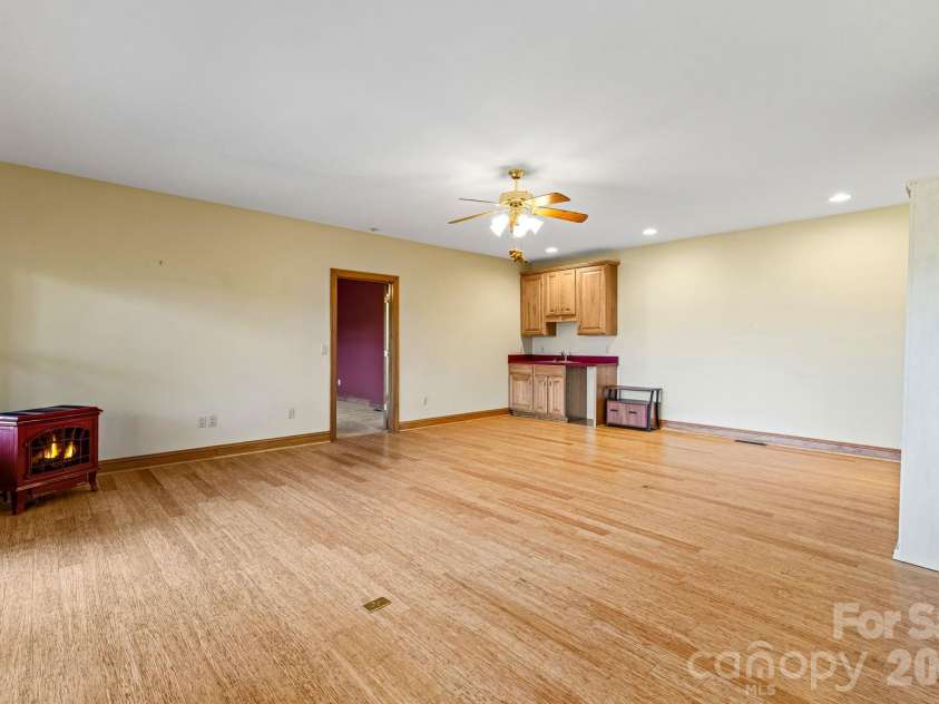 84 Silverado Trail, Whittier, NC 28789.  MLS# CAR4430901, YatesRealty ID 54727. 