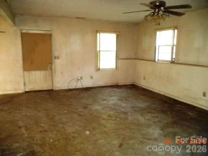 115 Hawkins Avenue, Salisbury, NC 28144.  MLS# CAR4431192, YatesRealty ID 54728. Bonus room