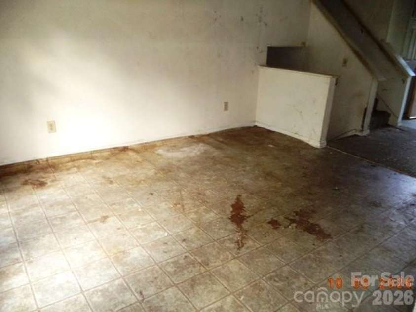 115 Hawkins Avenue, Salisbury, NC 28144.  MLS# CAR4431192, YatesRealty ID 54728. Dining area