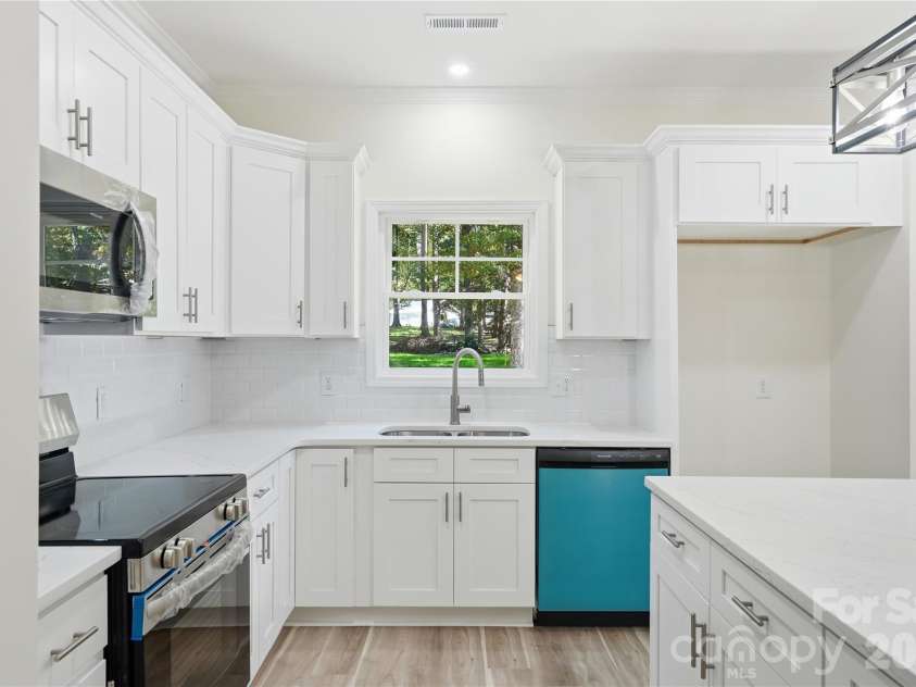 2881 Kiser Road, Winston Salem, NC 27106.  MLS# CAR4352028, YatesRealty ID 5473. 