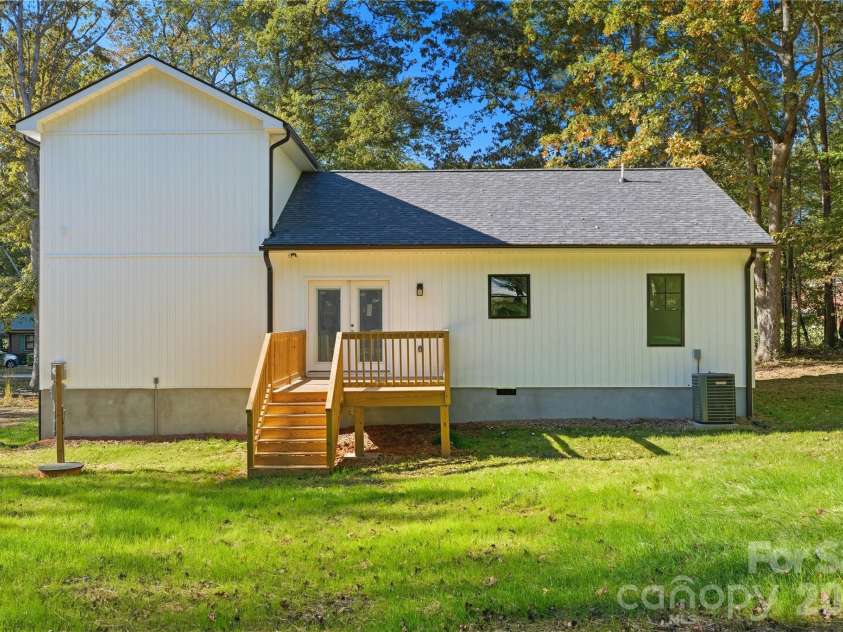 2881 Kiser Road, Winston Salem, NC 27106.  MLS# CAR4352028, YatesRealty ID 5473. 
