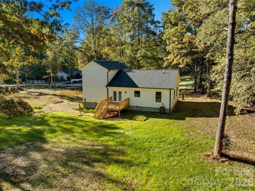 2881 Kiser Road, Winston Salem, NC 27106.  MLS# CAR4352028, YatesRealty ID 5473. 