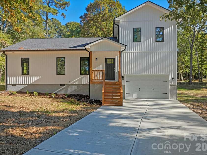 2881 Kiser Road, Winston Salem, NC 27106.  MLS# CAR4352028, YatesRealty ID 5473. 