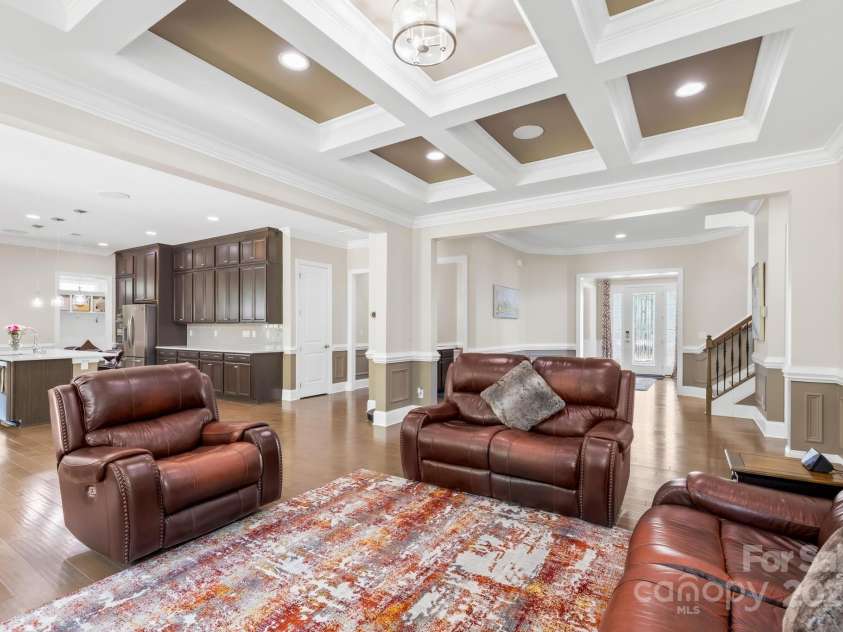 705 Brown Creek Drive, Matthews, NC 28104.  MLS# CAR4244288, YatesRealty ID 5473. 