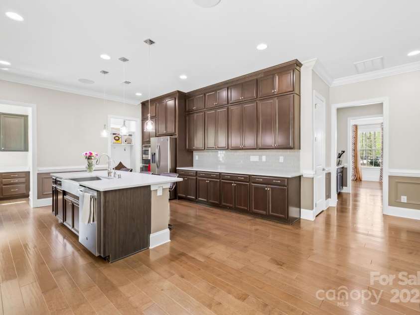 705 Brown Creek Drive, Matthews, NC 28104.  MLS# CAR4244288, YatesRealty ID 5473. 