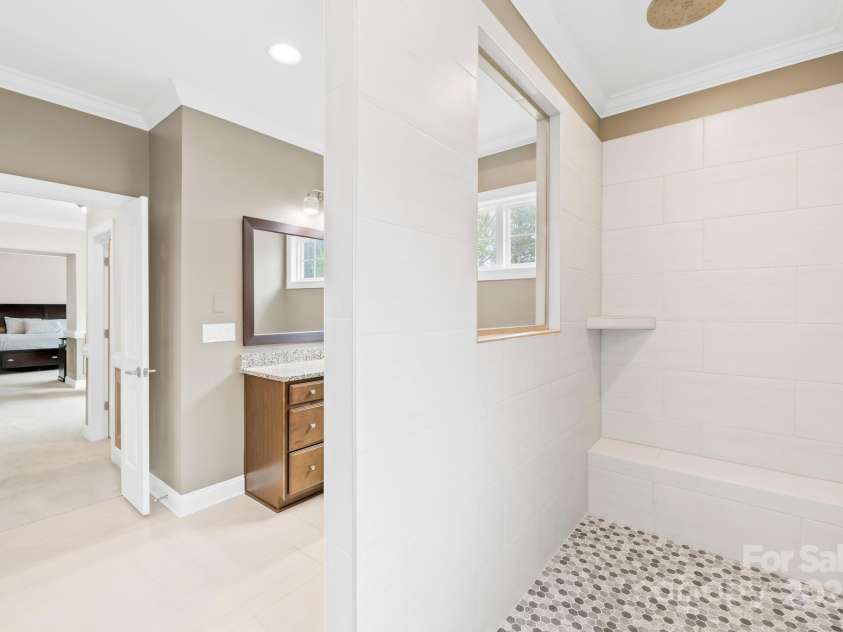 705 Brown Creek Drive, Matthews, NC 28104.  MLS# CAR4244288, YatesRealty ID 5473. Ceiling Mounted Shower Head (Rain Shower)