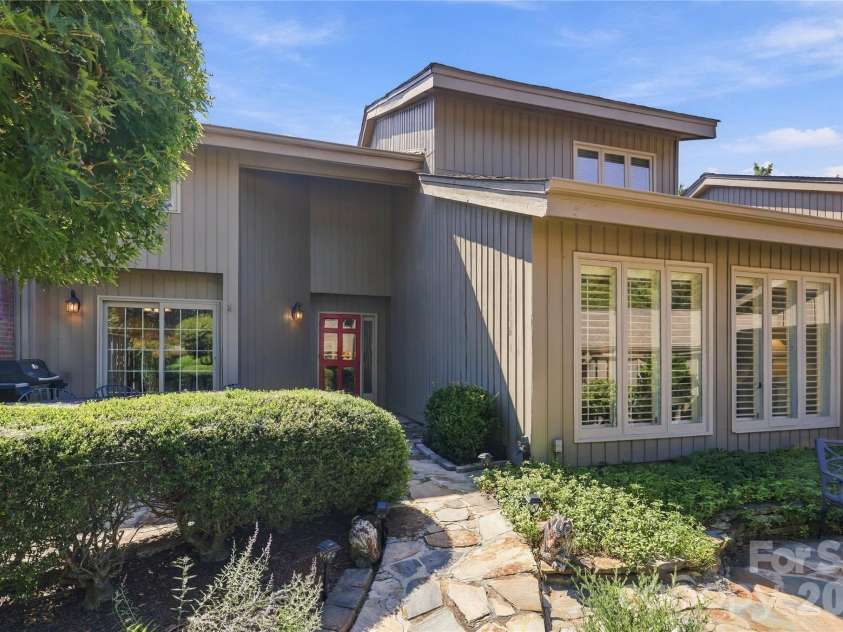 4921 Torrey Pines Court, Charlotte, NC 28226.  MLS# CAR4427987, YatesRealty ID 54730. 