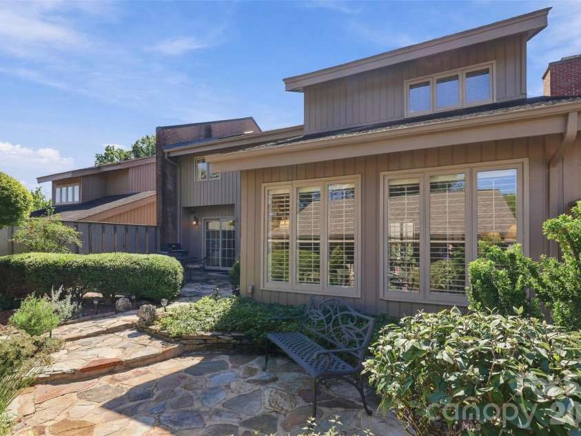 4921 Torrey Pines Court, Charlotte, NC 28226.  MLS# CAR4427987, YatesRealty ID 54730. 
