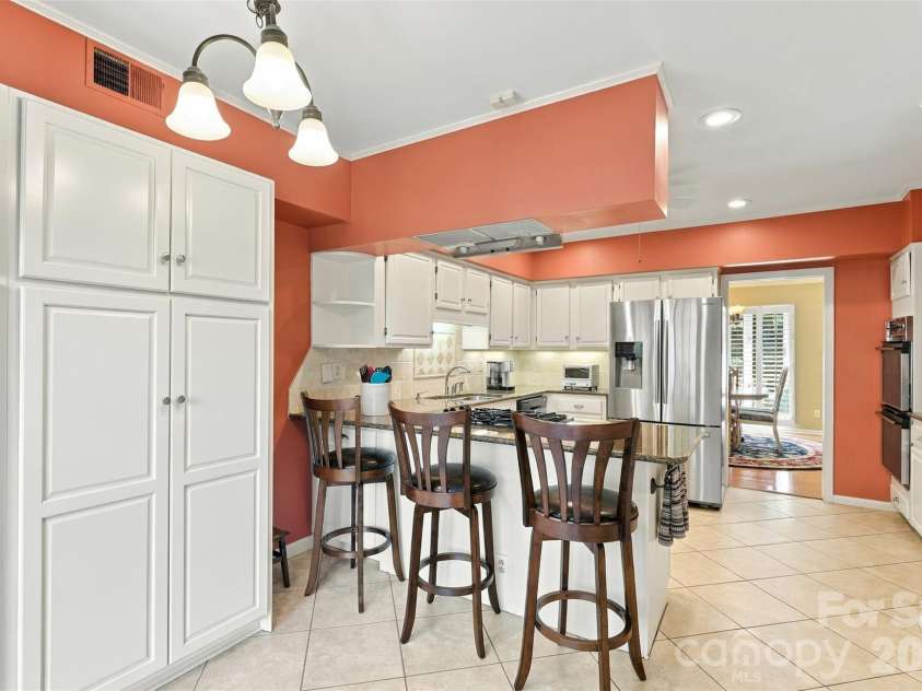 4921 Torrey Pines Court, Charlotte, NC 28226.  MLS# CAR4427987, YatesRealty ID 54730. 