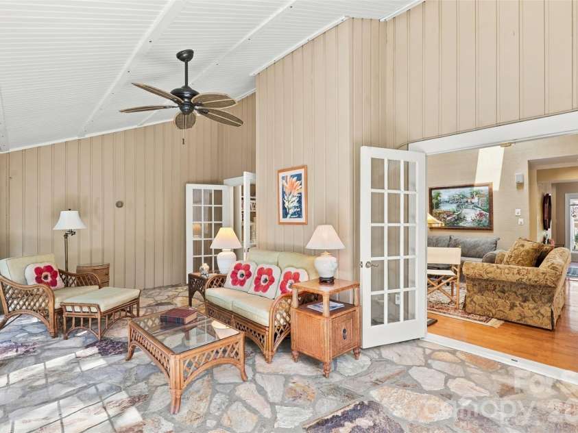 4921 Torrey Pines Court, Charlotte, NC 28226.  MLS# CAR4427987, YatesRealty ID 54730. 