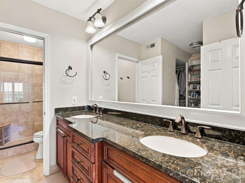 4921 Torrey Pines Court, Charlotte, NC 28226.  MLS# CAR4427987, YatesRealty ID 54730. 