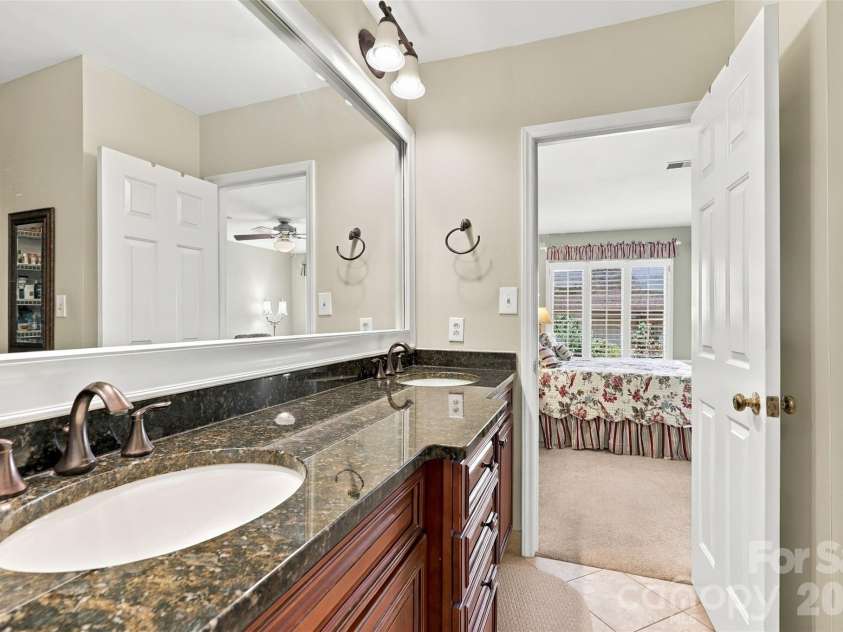 4921 Torrey Pines Court, Charlotte, NC 28226.  MLS# CAR4427987, YatesRealty ID 54730. 