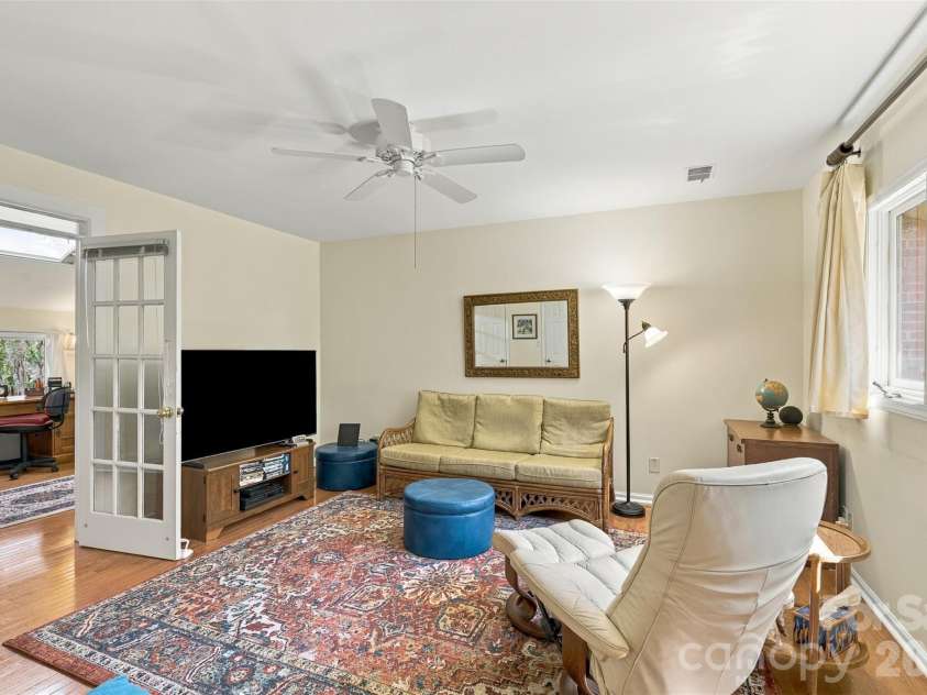 4921 Torrey Pines Court, Charlotte, NC 28226.  MLS# CAR4427987, YatesRealty ID 54730. 