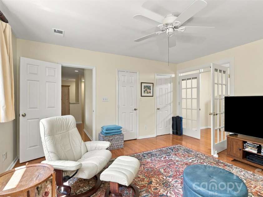 4921 Torrey Pines Court, Charlotte, NC 28226.  MLS# CAR4427987, YatesRealty ID 54730. 