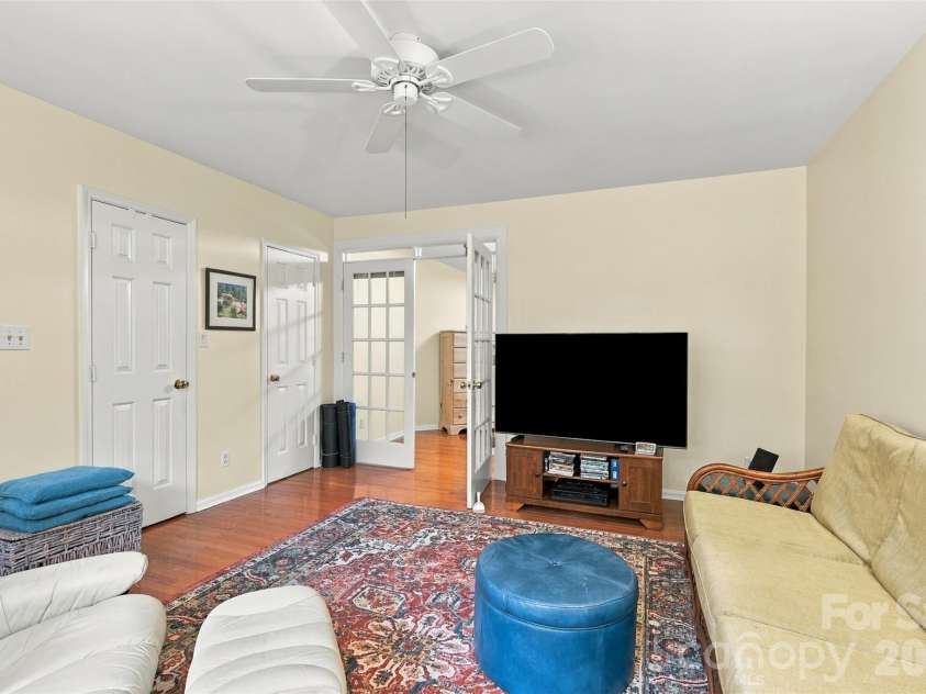 4921 Torrey Pines Court, Charlotte, NC 28226.  MLS# CAR4427987, YatesRealty ID 54730. 