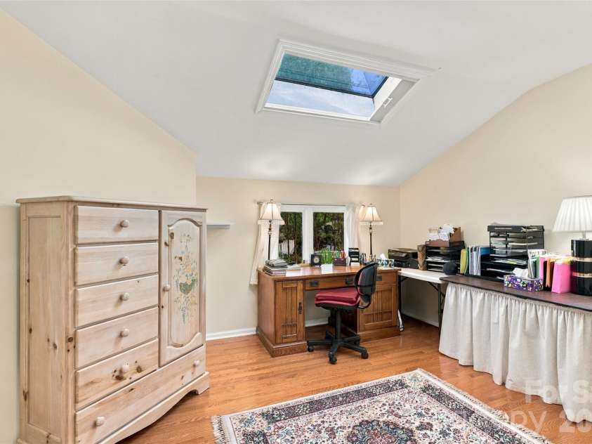 4921 Torrey Pines Court, Charlotte, NC 28226.  MLS# CAR4427987, YatesRealty ID 54730. 