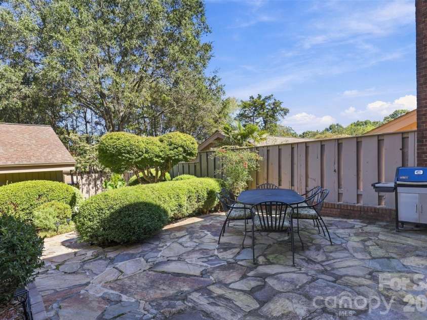 4921 Torrey Pines Court, Charlotte, NC 28226.  MLS# CAR4427987, YatesRealty ID 54730. 
