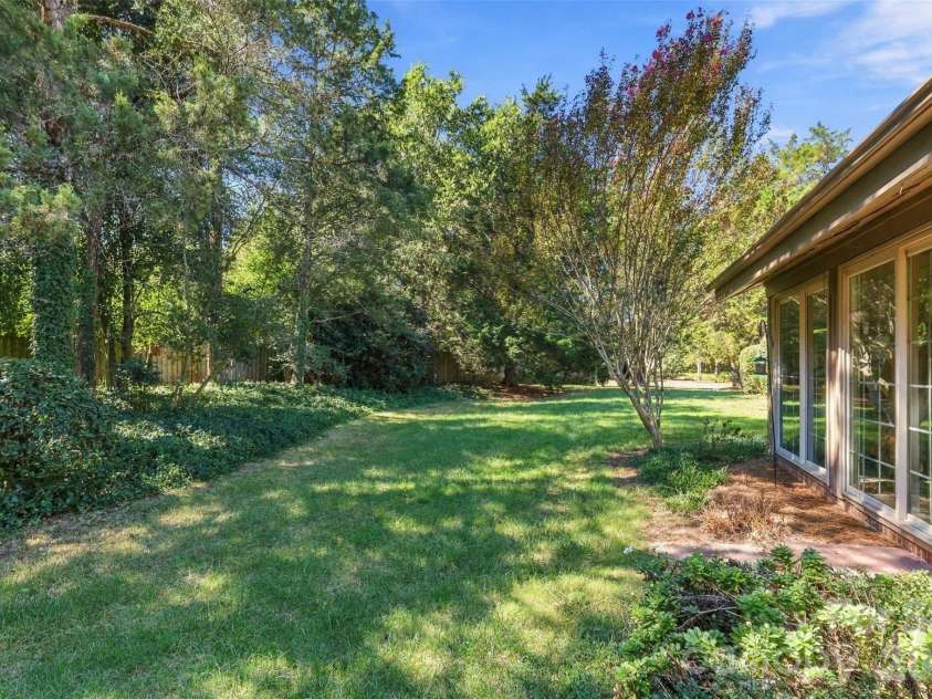 4921 Torrey Pines Court, Charlotte, NC 28226.  MLS# CAR4427987, YatesRealty ID 54730. 