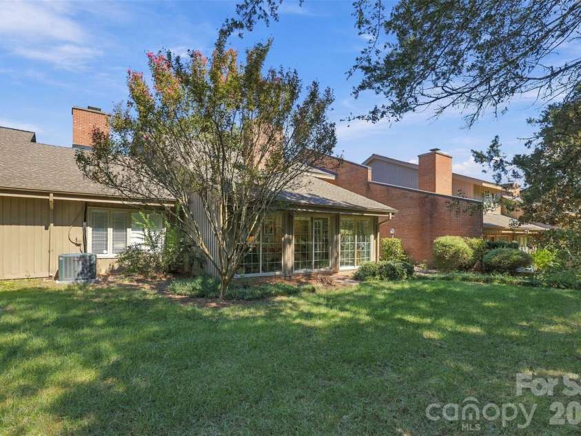 4921 Torrey Pines Court, Charlotte, NC 28226.  MLS# CAR4427987, YatesRealty ID 54730. 