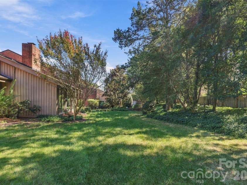4921 Torrey Pines Court, Charlotte, NC 28226.  MLS# CAR4427987, YatesRealty ID 54730. 