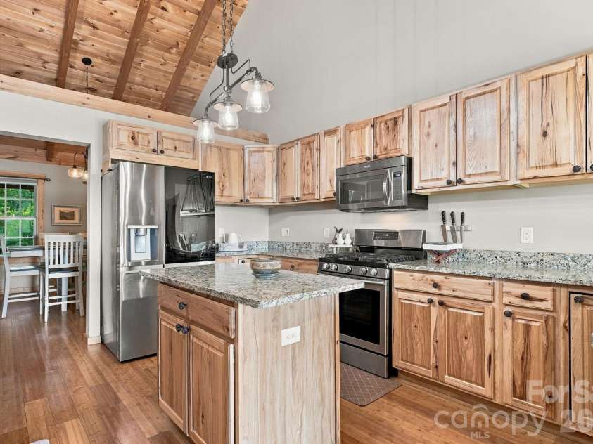 598 Valle Meadows Trail, Sugar Grove, NC 28679.  MLS# CAR4431239, YatesRealty ID 54732. 