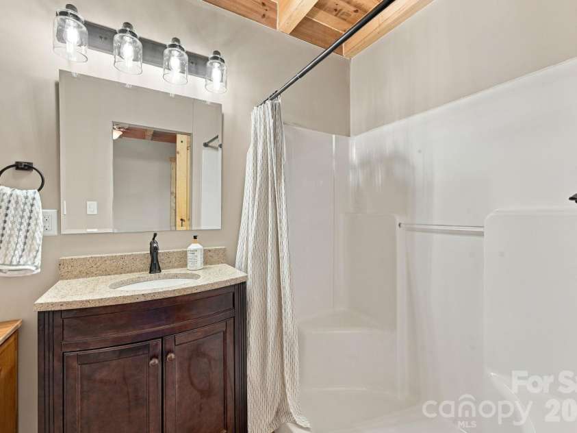 598 Valle Meadows Trail, Sugar Grove, NC 28679.  MLS# CAR4431239, YatesRealty ID 54732. 