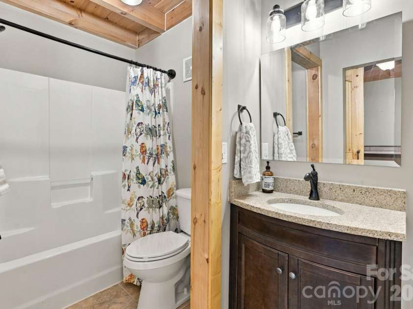 598 Valle Meadows Trail, Sugar Grove, NC 28679.  MLS# CAR4431239, YatesRealty ID 54732. 